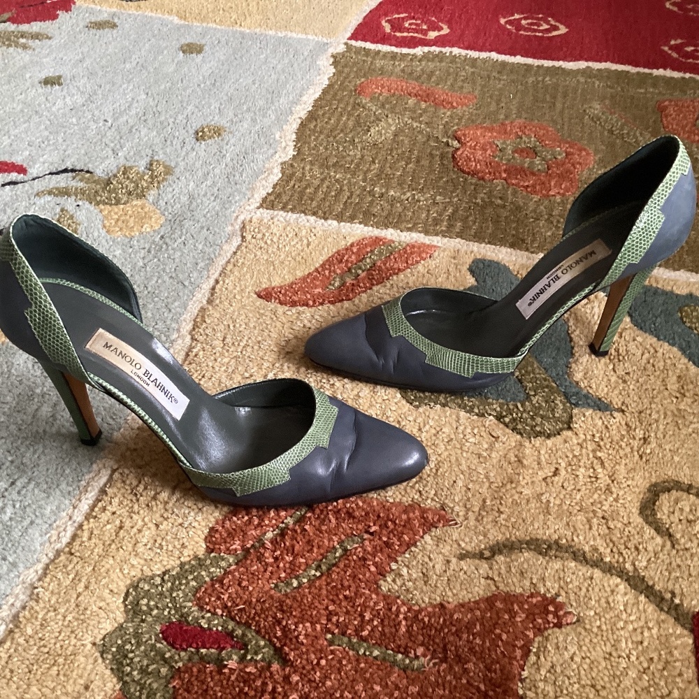 Manolo Blahnik blue-grey/green pumps